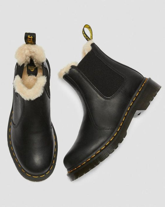 Faux Fur-Lined Chelsea Boots – Warmth and Elegance for Winter Days